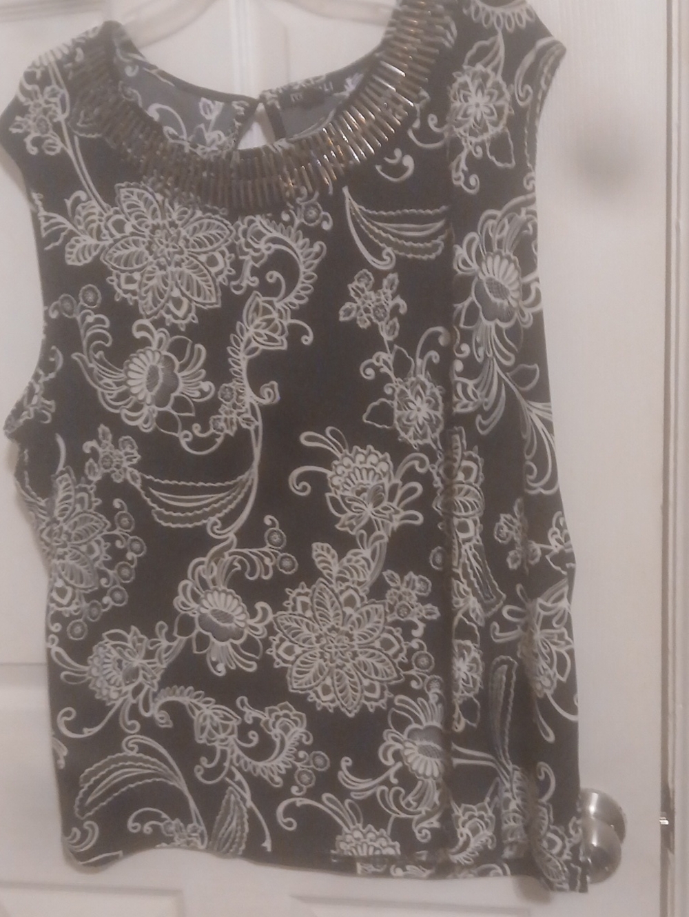 Roz & Ali Black Floral Beaded Neckline Sleeveless Top